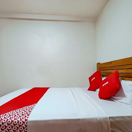 Cote D' Azure Hotel Las Piñas Bagian luar foto