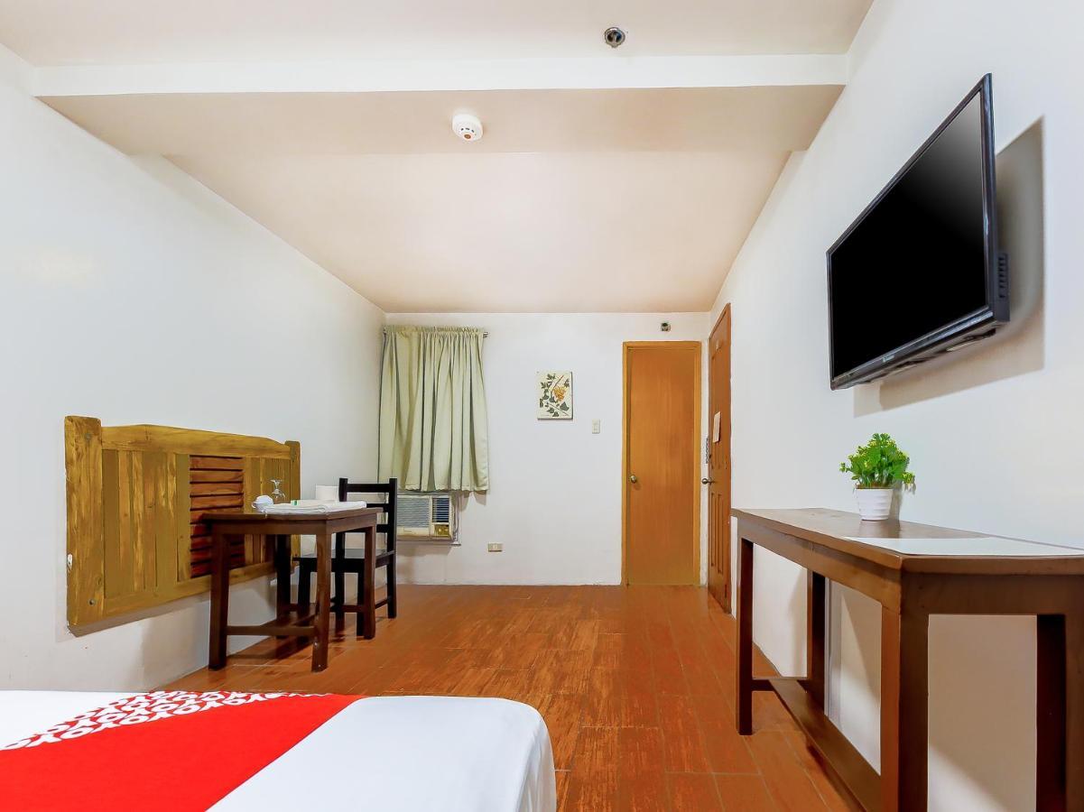 Cote D' Azure Hotel Las Piñas Bagian luar foto
