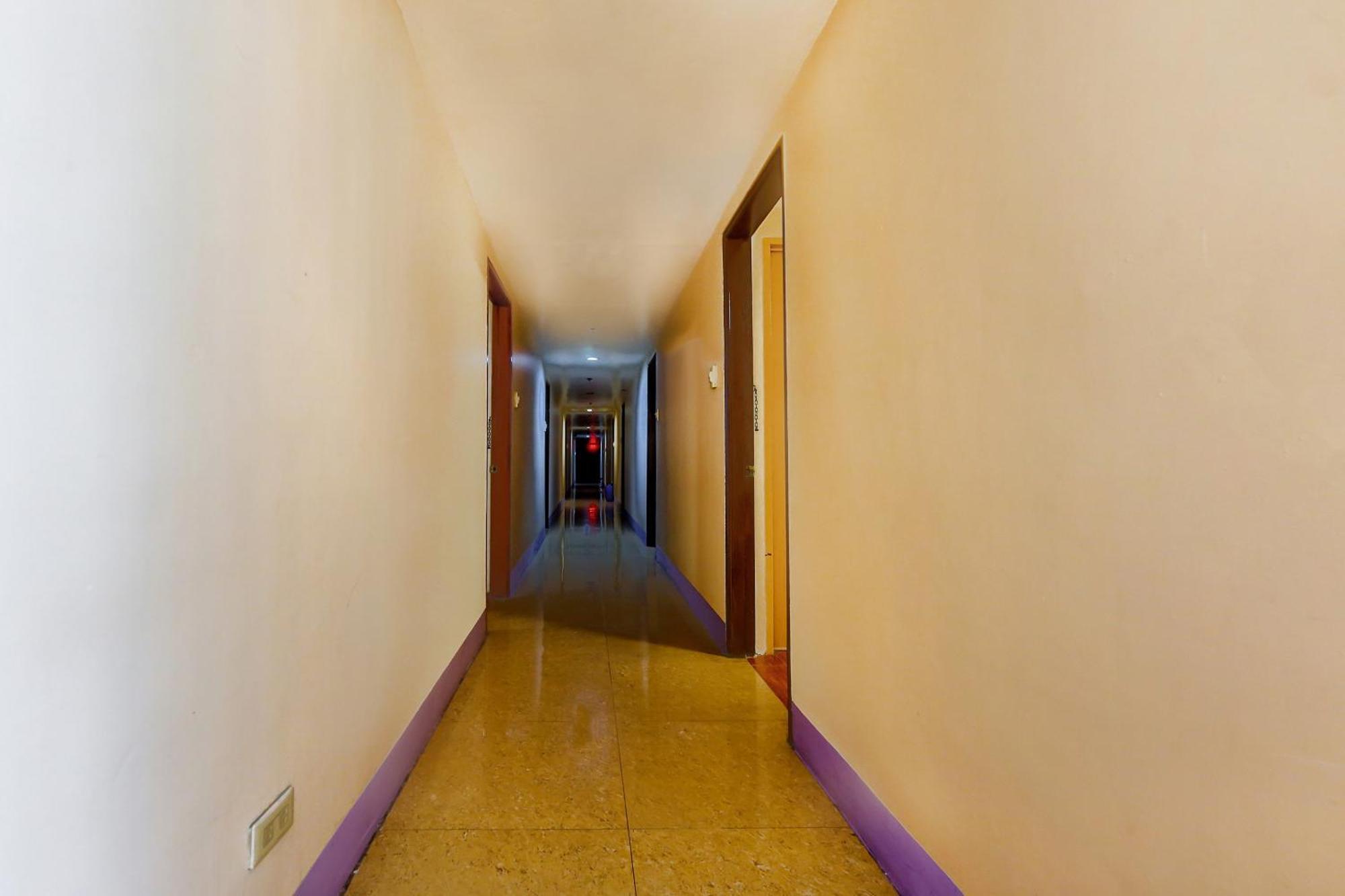 Cote D' Azure Hotel Las Piñas Bagian luar foto