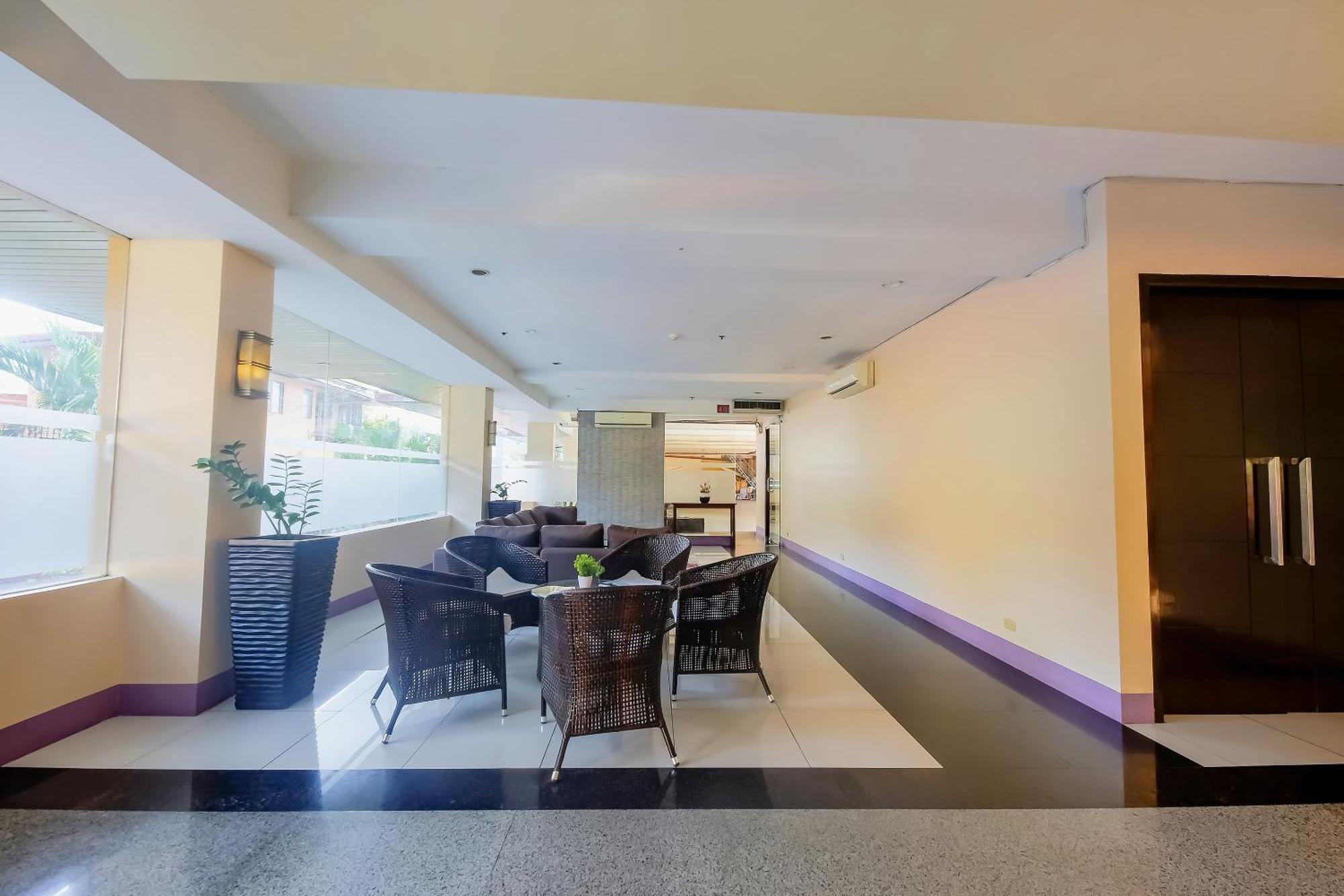Cote D' Azure Hotel Las Piñas Bagian luar foto