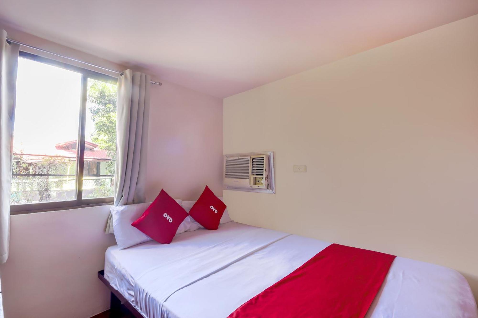 Cote D' Azure Hotel Las Piñas Bagian luar foto