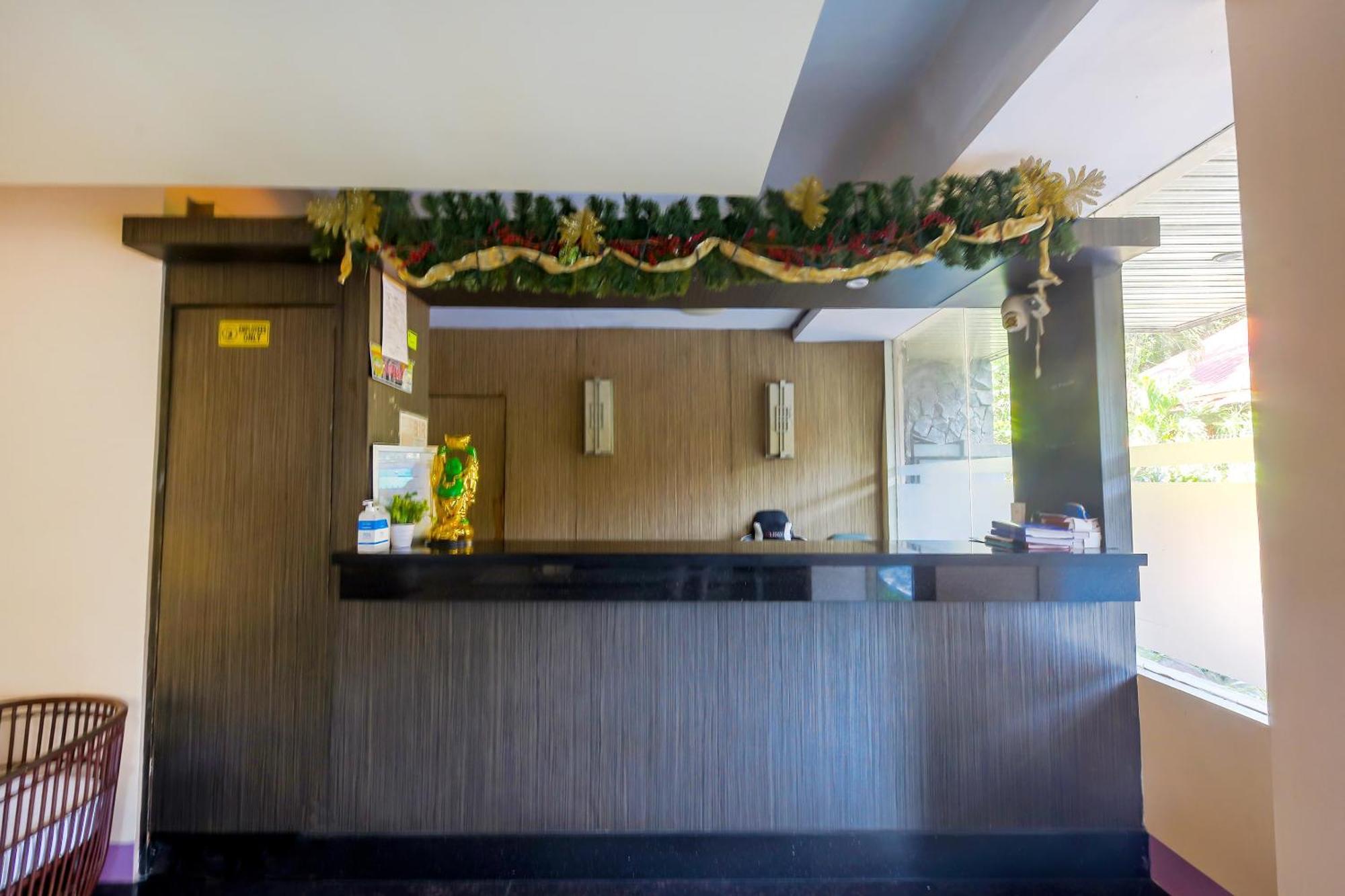 Cote D' Azure Hotel Las Piñas Bagian luar foto
